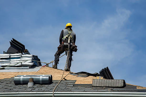 Professional Roofing technician working in Thermal, CA